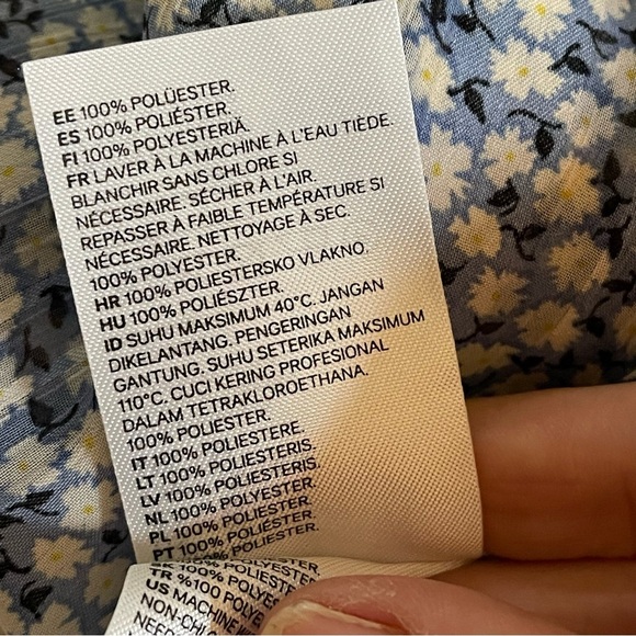 H&M Blue and White Floral Feminine Long Sleeve Blouse Size M - Picture 11 of 12